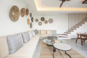 Villa (5 Bedrooms) | Exterior