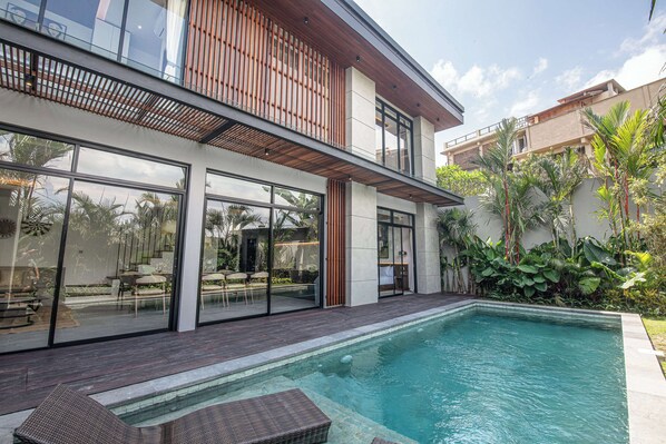 Villa (5 Bedrooms) | Front of property - Luxury 5-bedroom Oasis 400 m to Canggu Sand (Canggu)