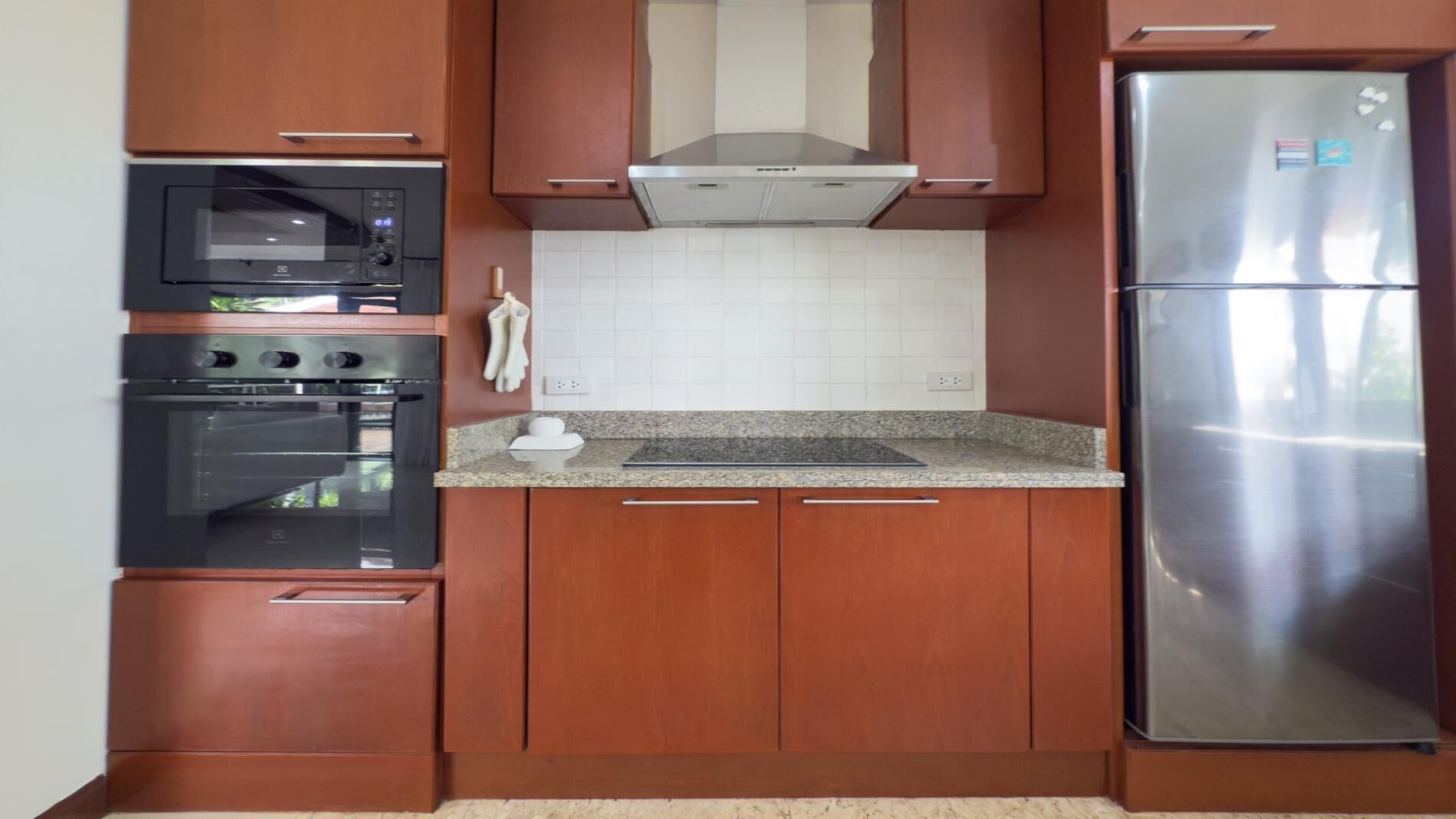 Villa, Terrasse, Poolblick | Eigene Küche