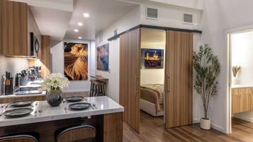 2 bedrooms, desk, iron/ironing board, free WiFi