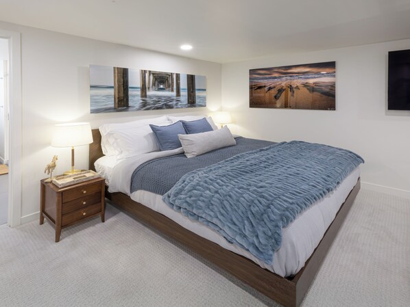 Room - Luxury Downtown Penthouse - 2 Bd City Views + Balcony close to everything! (Salt Lake City)