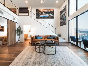 Living area - Luxury Downtown Penthouse - 2 Bd City Views + Balcony close to everything! (Salt Lake City)