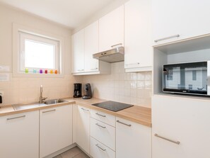Micro-ondes, four, plaque de cuisson, lave-vaisselle