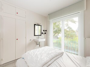 6 bedrooms, Internet