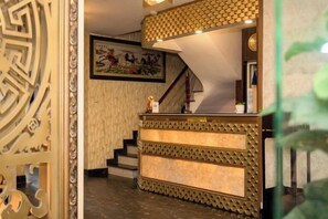 Unclassified image, 4 of 7, button - Chien Cong Hotel (Ha Long)