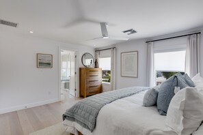 5 bedrooms, desk, iron/ironing board, WiFi