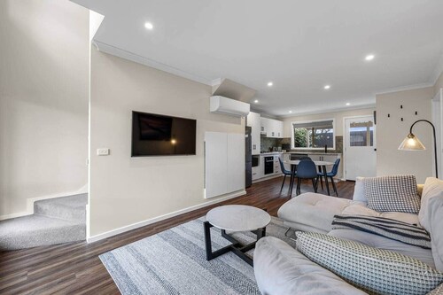 Modern Townhouse in the Heart of Warrnambool’s CBD