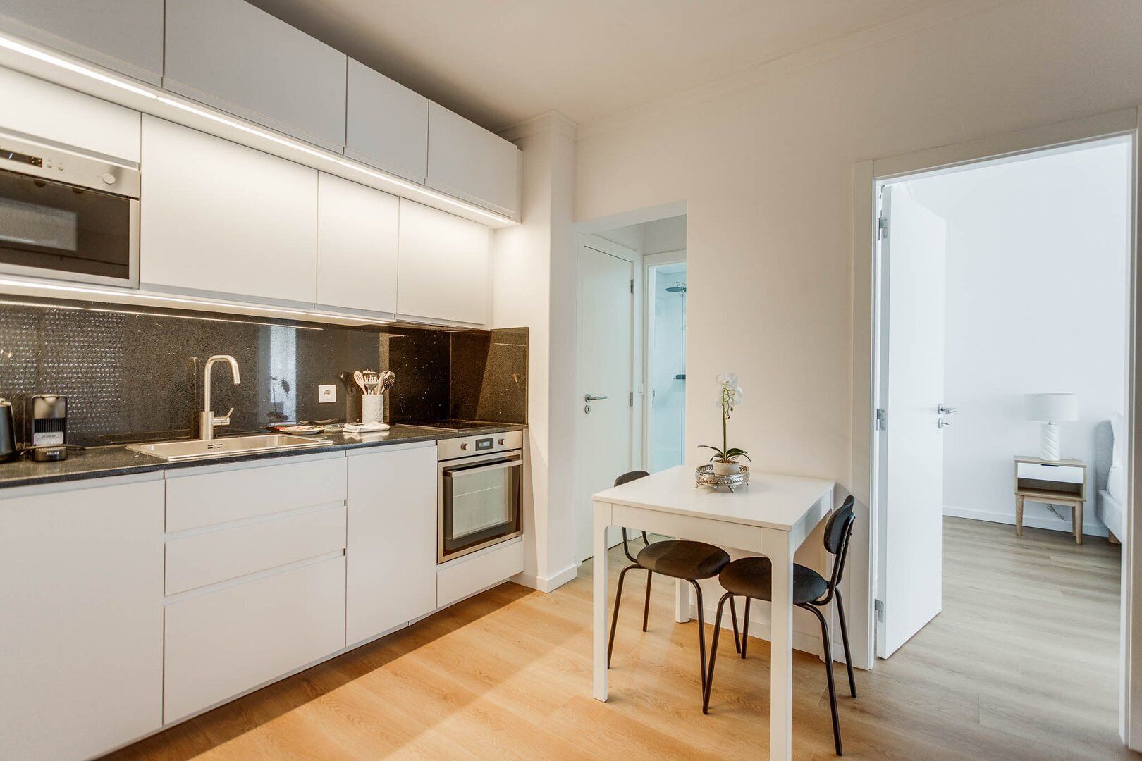 Køleskab, mikrobølgeovn, ovn, opvaskemaskine