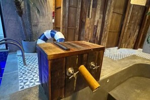 Cribs/infant beds - Dodu trophycal Pool Villa near by Airport (Jeju)