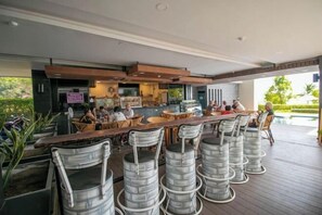 Restaurant - Escape Condominium Beachfront Suites - Mae Phim (Klaeng)