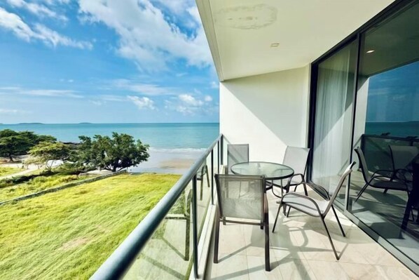 Cots/infant beds - Escape Condominium Beachfront Suites - Mae Phim (Klaeng)