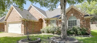 Dogs Welcome, Fenced Yard: Richmond Retreat!