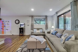 TV, fireplace, offices