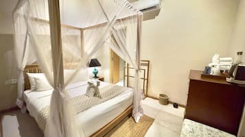 Deluxe Single Room (No View) | Työpöytä, kannettavalle tietokoneelle sopiva työtila, pimennysverhot