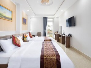 デスク、ノートパソコン用作業スペース、WiFi (無料)