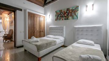 4 dormitorios, caja fuerte, wifi gratis y ropa de cama