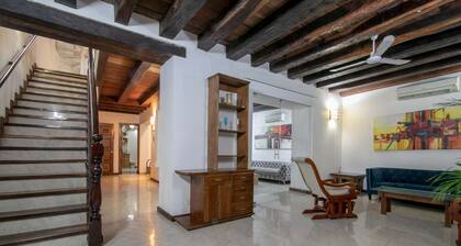 4 Bedroom old city Beautiful house