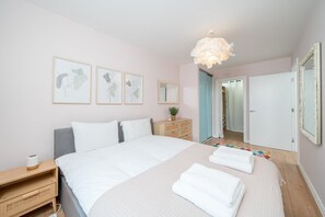 2 chambres, bureau, fer et planche à repasser, accès à Internet