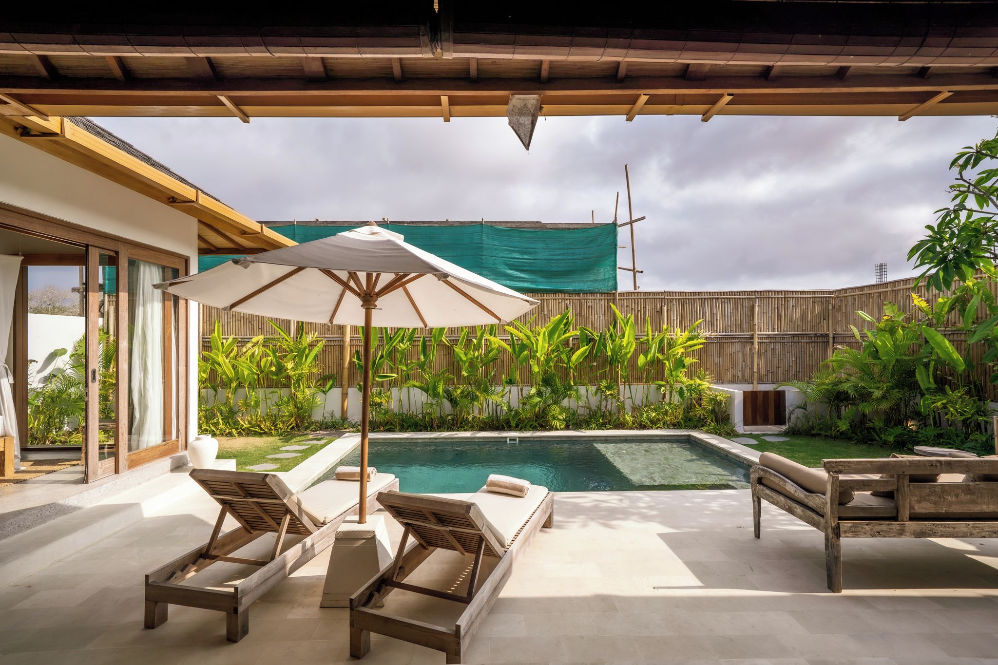 Vila Deluks, patio, pemandangan kolam renang | Teras/patio