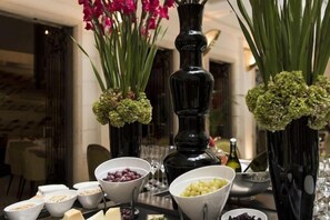 Dining - Aria Hotel Budapest by Library Hotel Collection (Budapest)