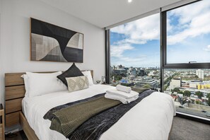 1 غرفة نوم ومكواة/لوح كي وواي فاي مجانًا وملاءات أسرّة