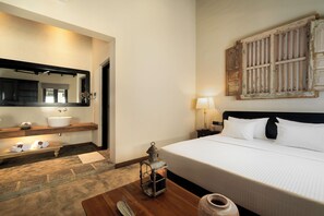 Egyptian cotton sheets, premium bedding, memory foam beds, in-room safe - Beldon Boutique Hotel (Dikwella)