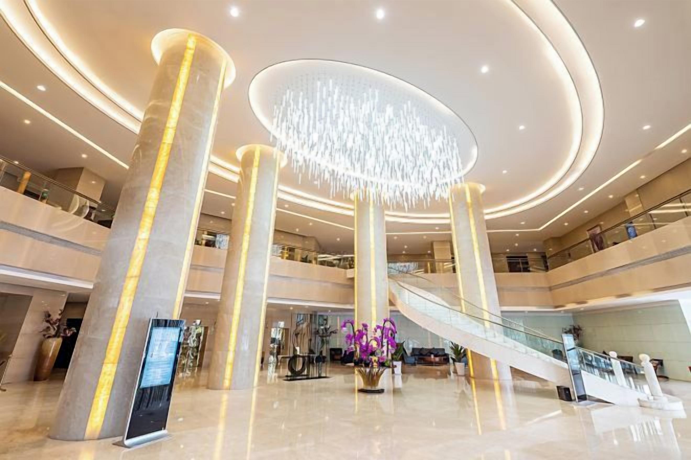 Lobby lounge