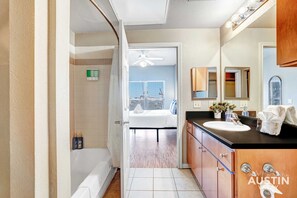 Hair dryer, towels, shampoo - West Campus Triple Homes | Walk to UT Austin, SXSW Venue, Zilker Park & Downtown (Austin)