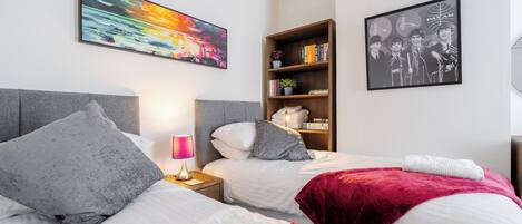 3 makuuhuonetta, silitysrauta/-lauta, ilmainen Wi-Fi, vuodevaatteet