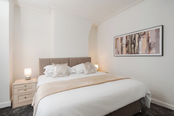 3 habitaciones, tabla de planchar con plancha y wifi gratis