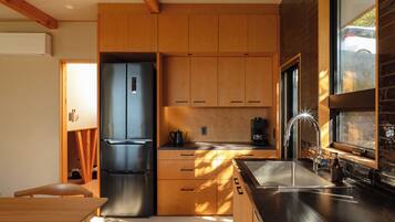 Espresso maker, coffee/tea maker