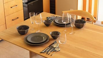 Espresso maker, coffee/tea maker