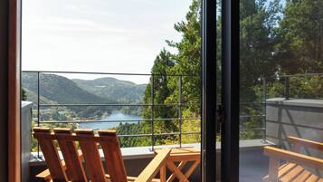 Premium bedding, free WiFi, bed sheets