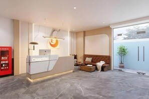 Lobby - Moonlit Suites Hotel (Hanoi)