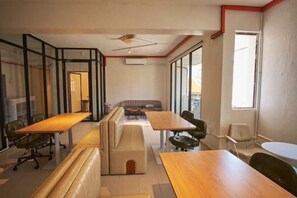 Meeting facility - Some Place Else (George Town)