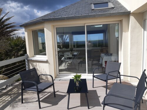 Maison, vue mer, au calme avec beau jardin arboré