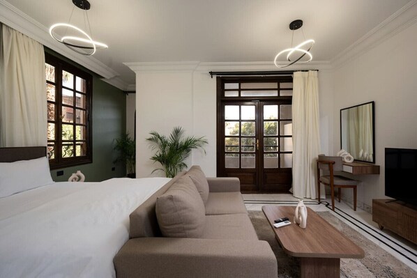 1 bedroom, desk, iron/ironing board, WiFi