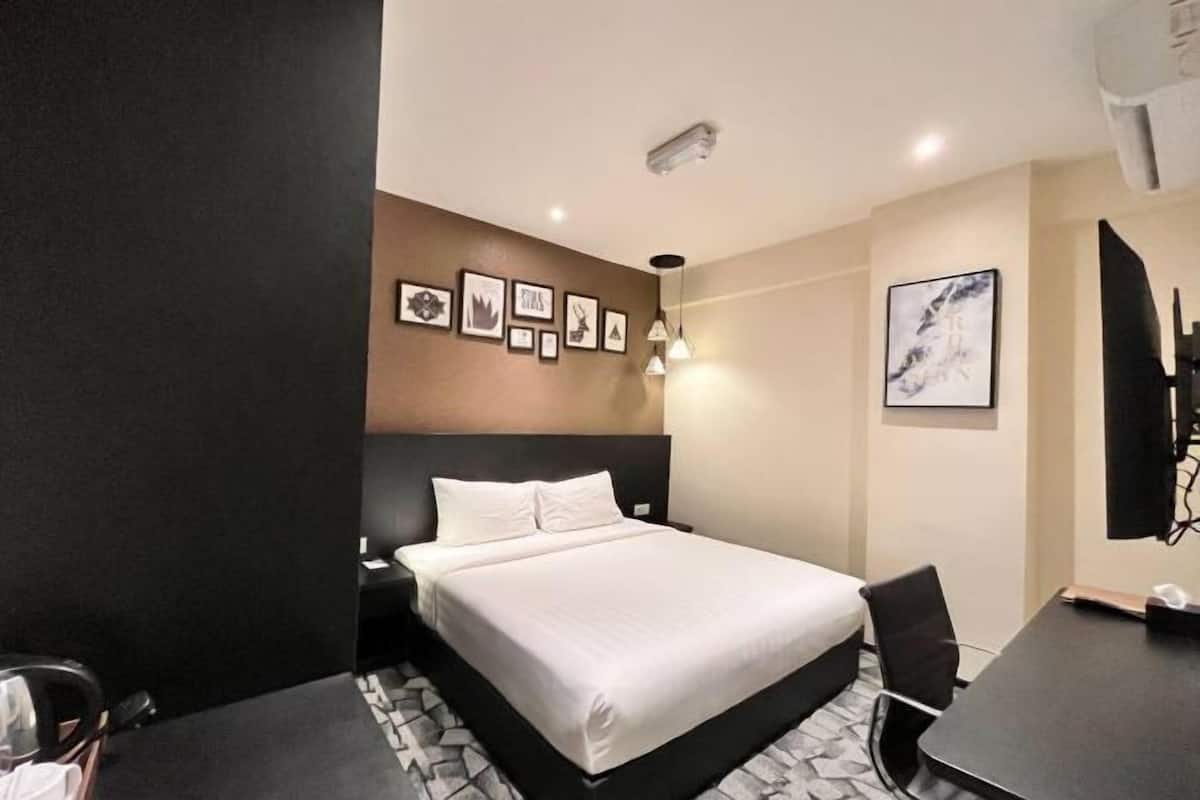 Bureau, fer et planche Ă repasser, accĂšs au Wi-Fi (inclus)