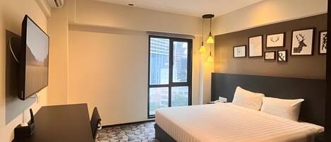 Desk, iron/ironing board, free WiFi