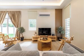 Living area - La Ferringhi Villa by BRB (Batu Ferringhi)