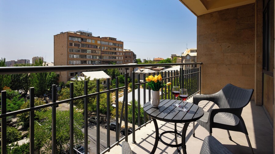 Apartments by Luxe Group DE114