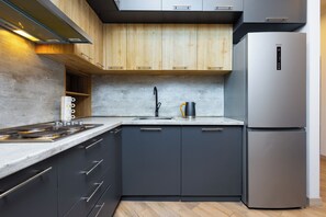 Comfort Apartment, Balcony | Private kitchen | Full-size fridge, oven, stovetop, electric kettle - Apartments by Luxe Group DE114 (Yerevan)