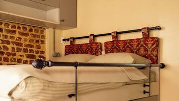 1 chambre, fer et planche à repasser, Wi-Fi, draps fournis