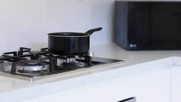 Room, 1 Bedroom, Smoking, Garden View | Interior