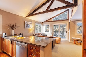 Private kitchen - The Stables Resort Perisher - Open All Year (Perisher Valley)