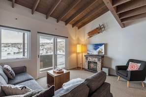 Studio Loft (Sleeps 2) | Living area