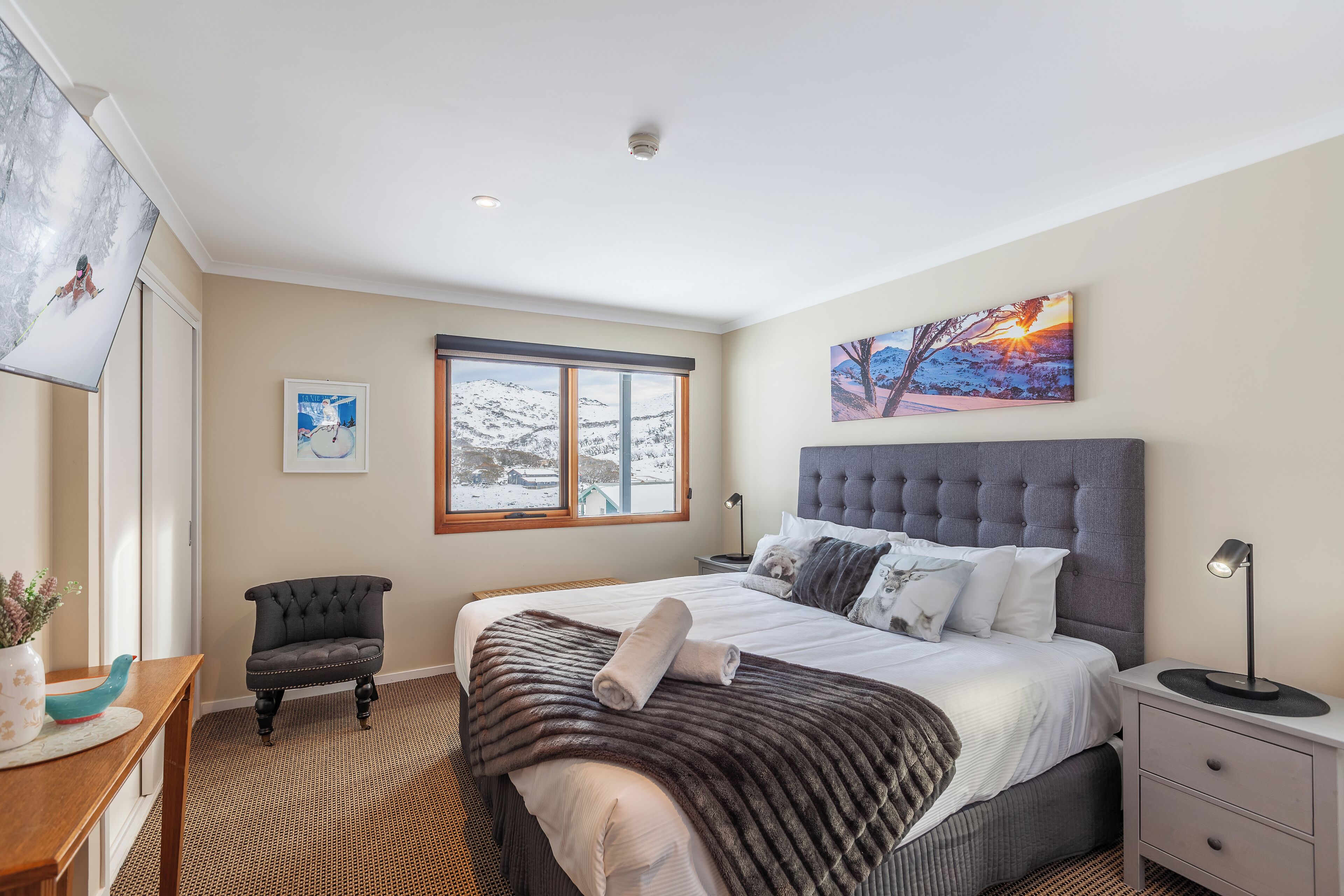 Chalet (Lodge Sleeps 6)