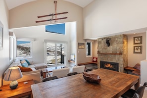 Lodge Chalet (Sleeps 6) | Living area