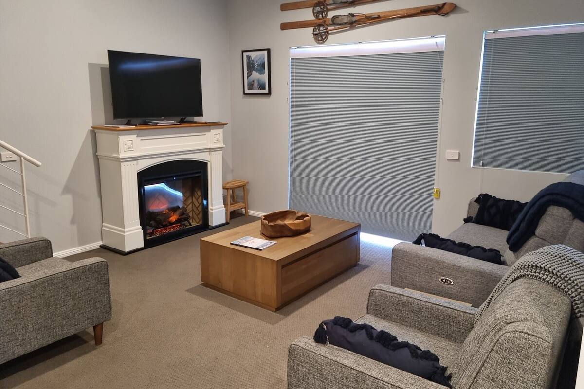 Courtyard Loft (Sleeps 4)