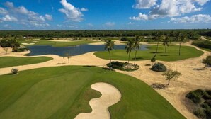 Golf - Residencial la ensenada, on Playa Nueva Romana (La Caña)